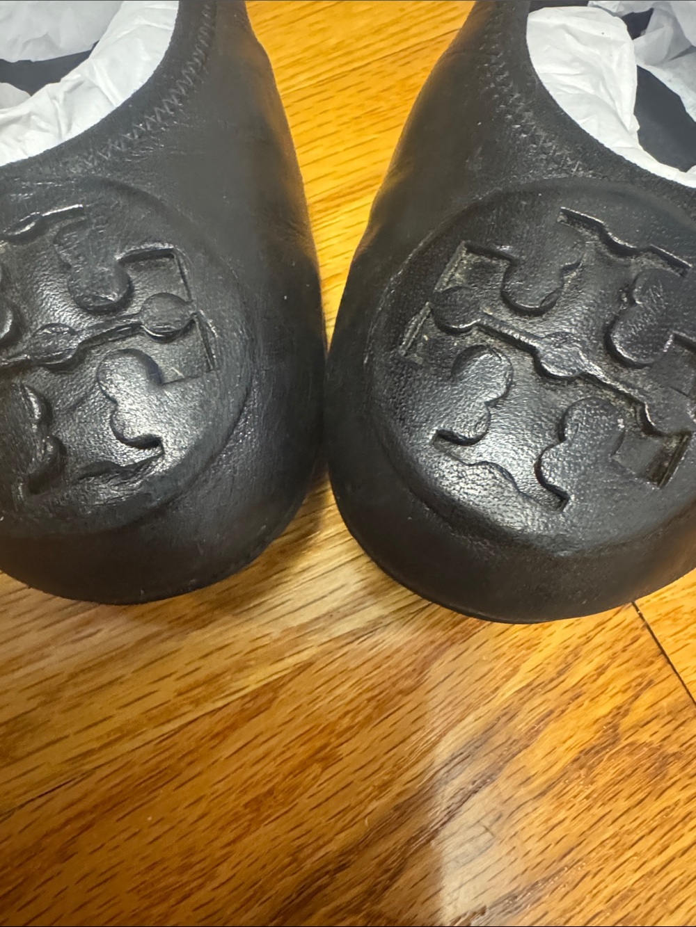 Tory Burch Black Leather Logo Round-Toe Ballet Flats - Picture 9 of 9